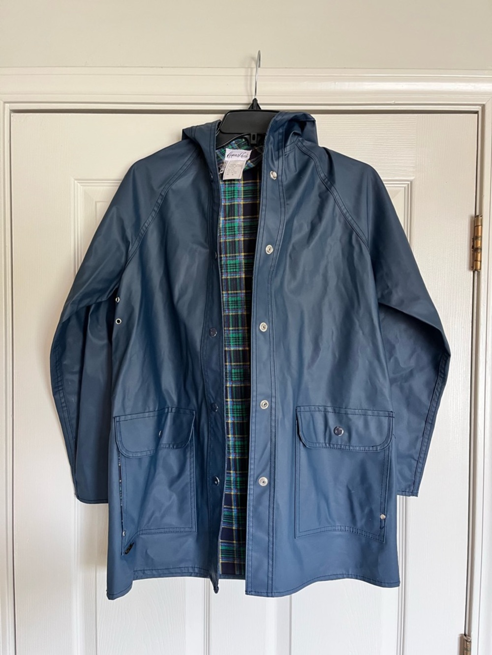 Women's Vintage Hooded Raincoat in Navy with Plaid Lining